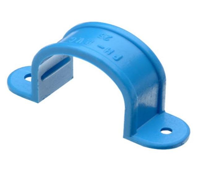 ABRAZADERA OMEGA PVC 20 MM