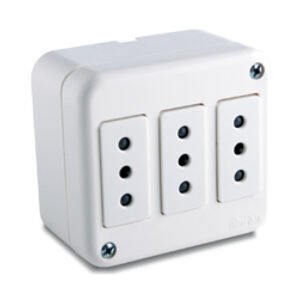 ENCHUFE HEMBRA S/P TRIPLE