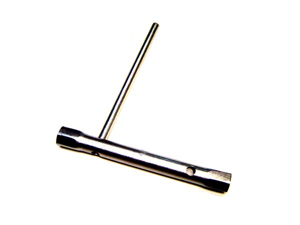 Llave tubo 8x9 m/m