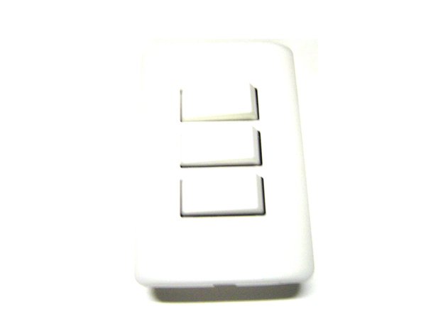 INTERRUPTOR EMBUTIDO TRIPLE 9/32 MARISIO/MEC